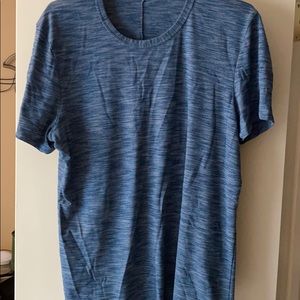 Lululemon t shirt